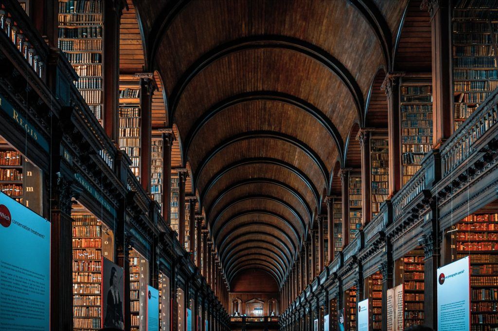 Bibliothèque à Trinity College à Dublin