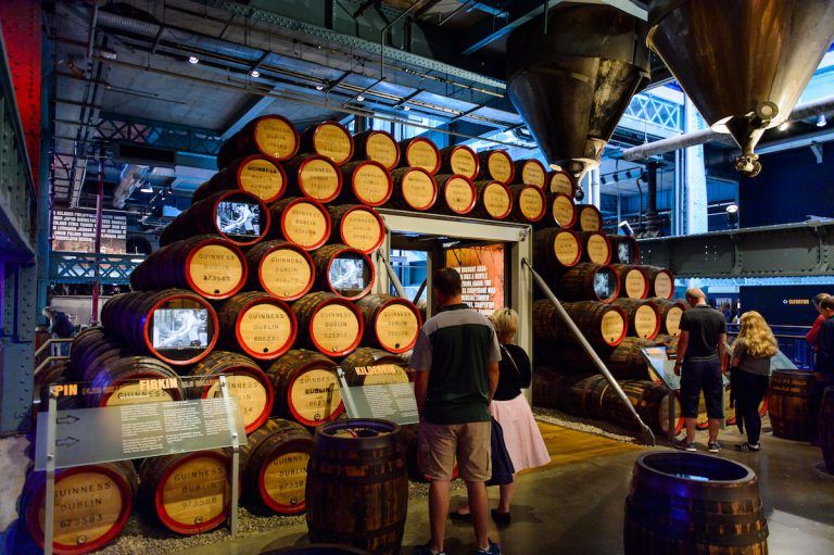 Visite du Guinness Storehouse, l'usine où est fabriquée la bière Guiness à Dublin