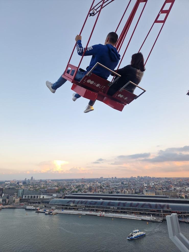 Balançoires suspendus au A'Dam Lookout Amsterdam