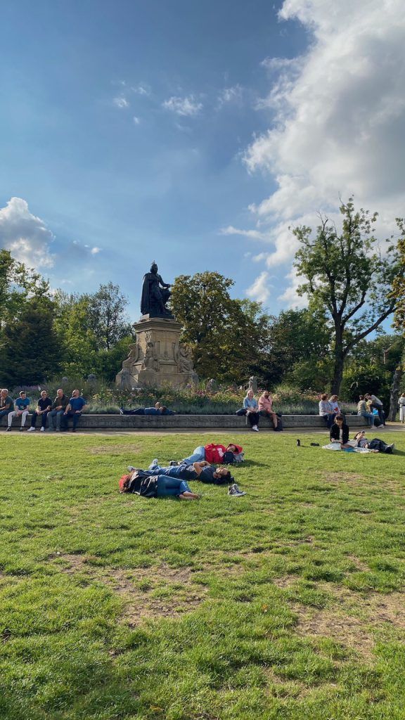 Statue dans le parc Vondelpark