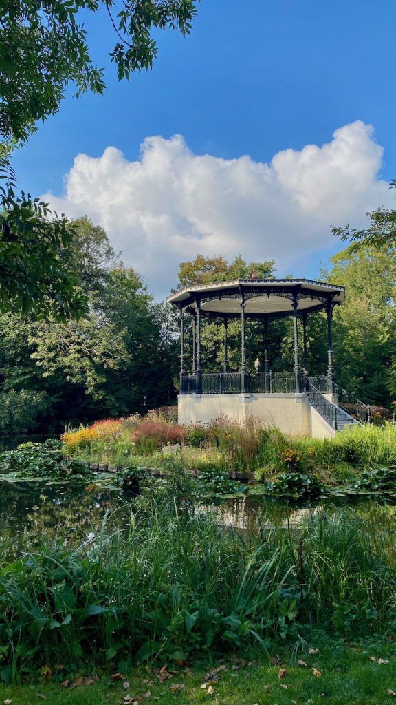 Théâtre urbain au parc Vondelpark à Amsterdam