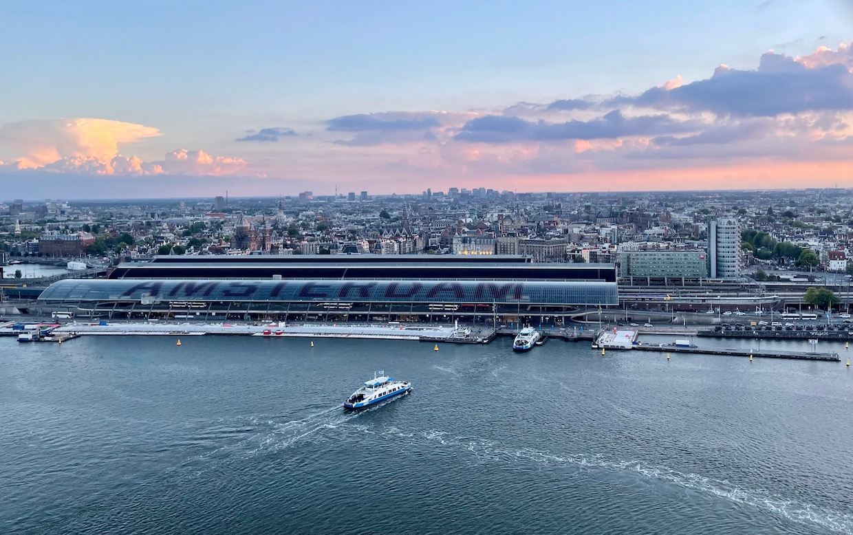 Vue en hauteur depuis l'observatoire A'Dam Lookout à Amsterdam