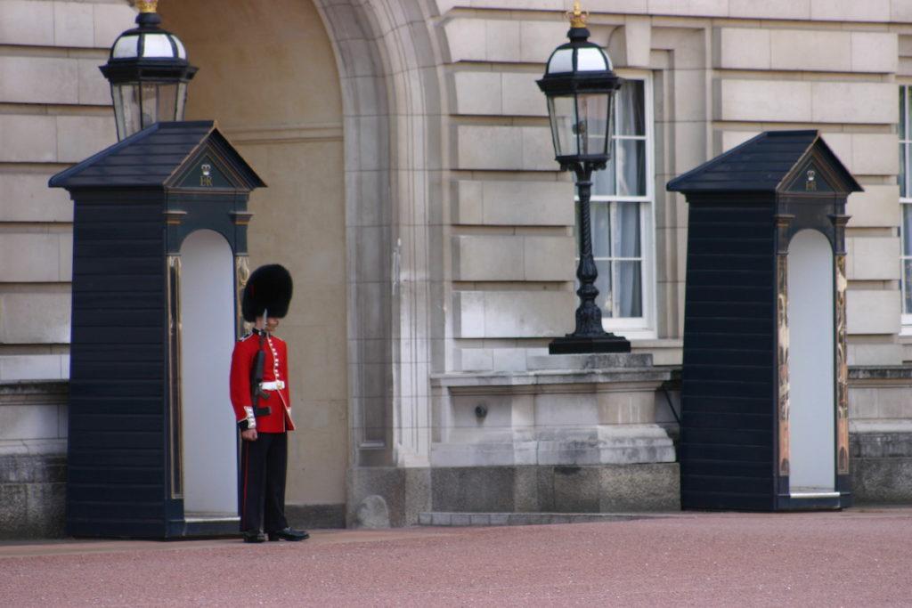 Garde britannique à Buckingham Palace Londres