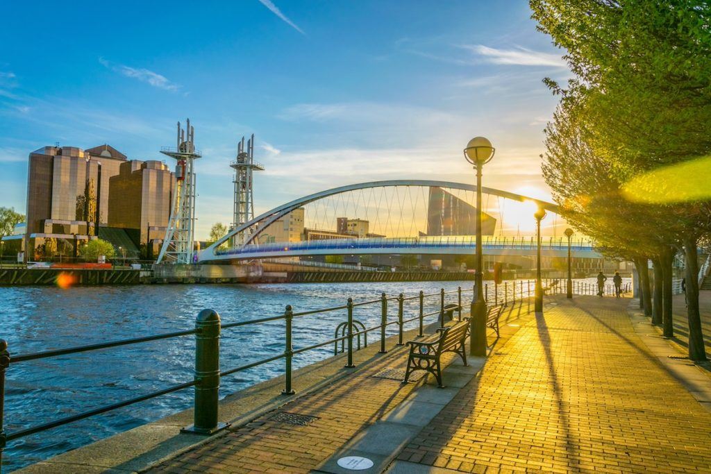 Départ de la ballade en bateaux dans les canaux de Manchester à Salford Quays