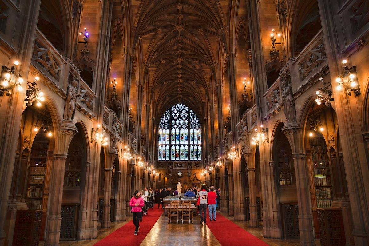 Intérieure de la librairie John Rylands à Manchester Angleterre