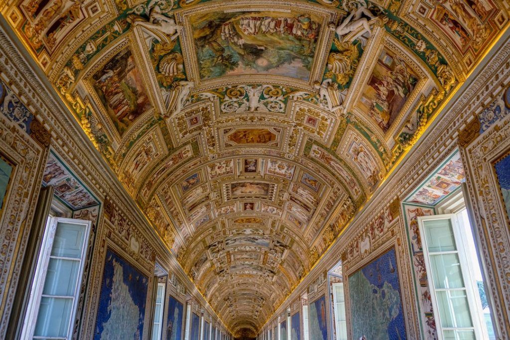 Plafond de la salle des cartes géographiques aux musées du Vatican