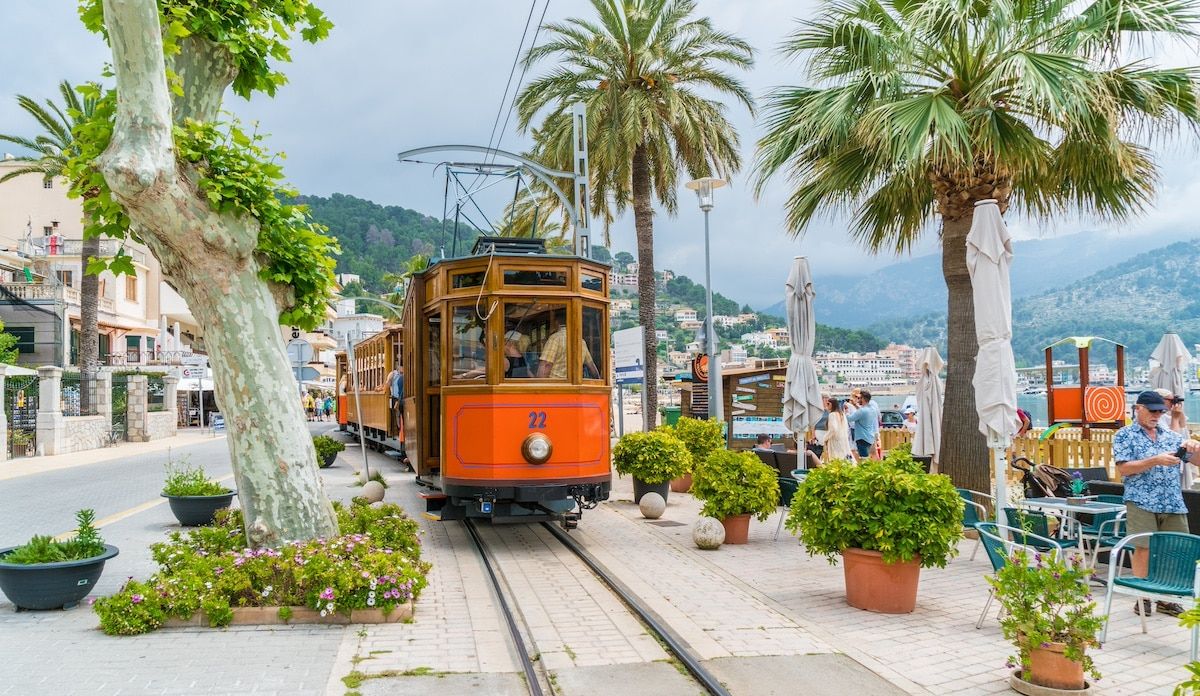 Ce train en bois relie Soller à Palma à Majorque