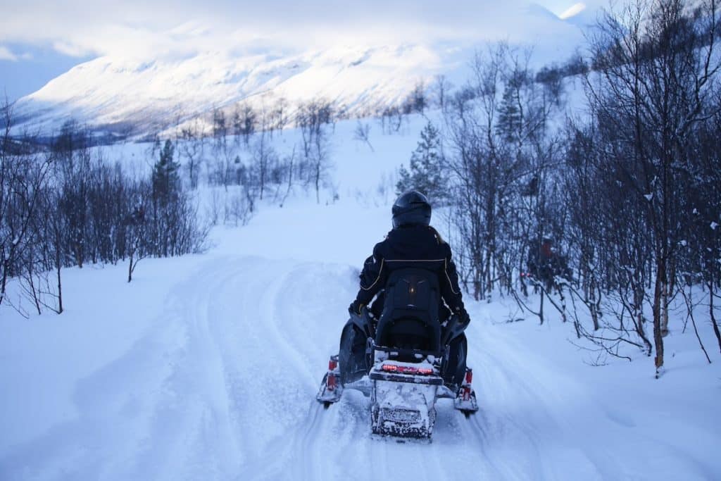 Activité de motoneige à Tromso en Norvège