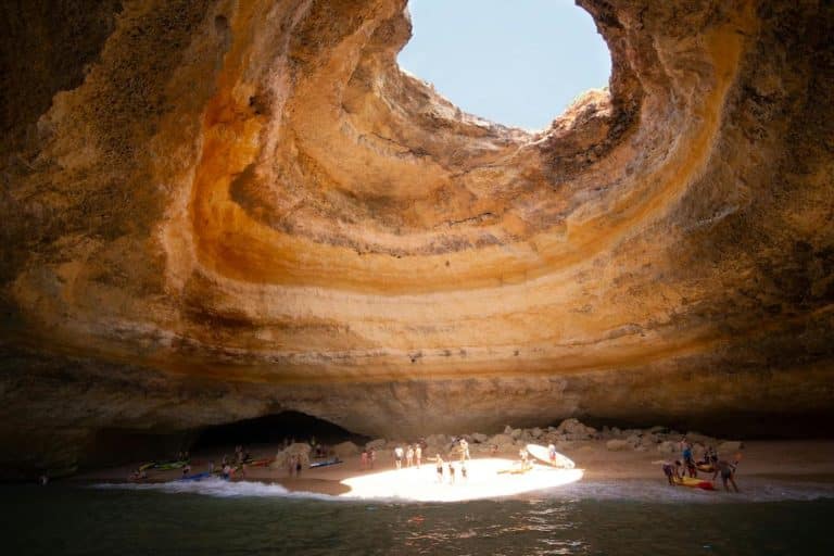 Grotte Benagil dans l'Algarve au Portugal