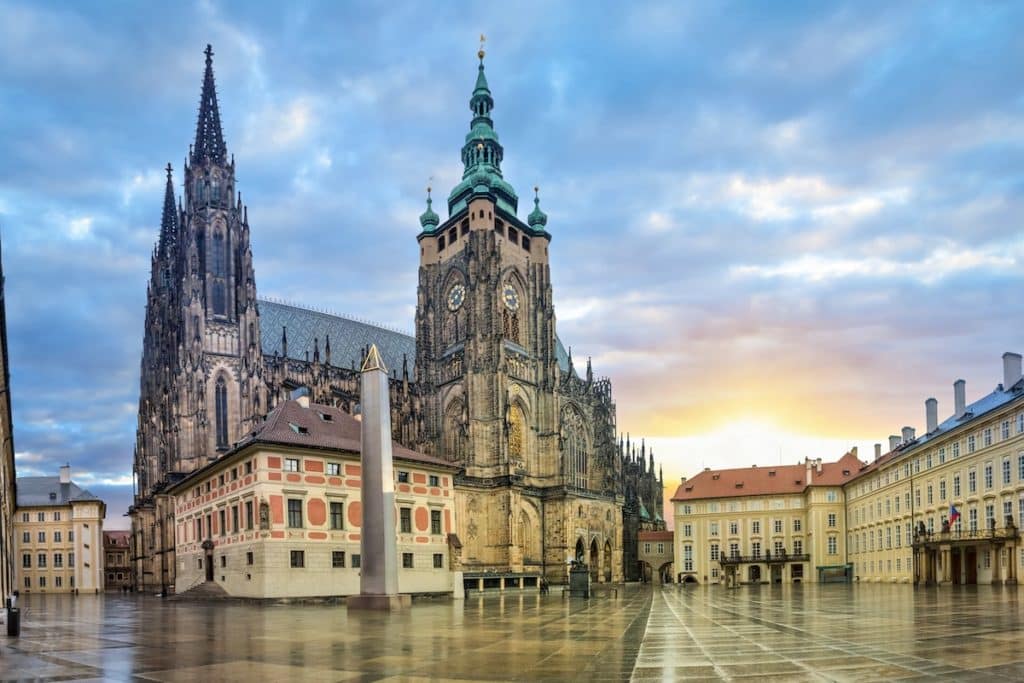 La cathédrale saint Guy, proche du château de Prague