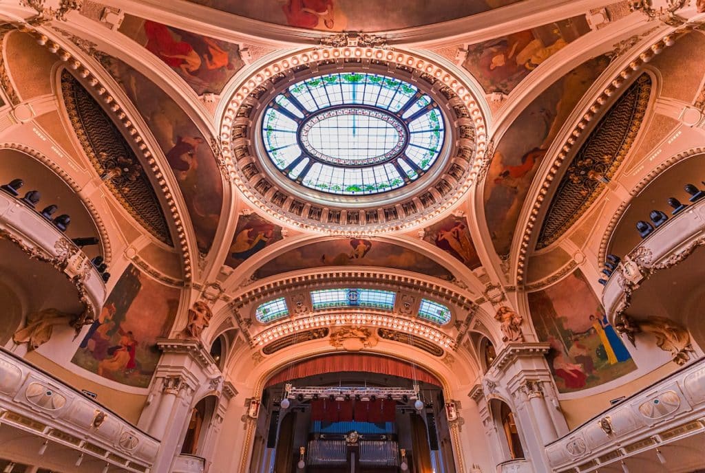 Vue de l'intérieur de la Maison Municipale de Prague