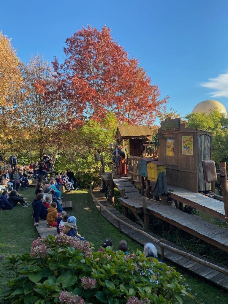 Spectacle dans le parc d'attraction dédié au végétal à Terra Botanica à Angers