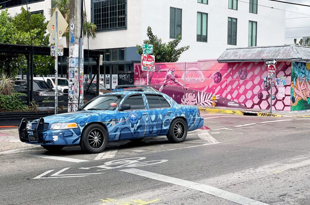 Voiture de police à Wynwood Miami