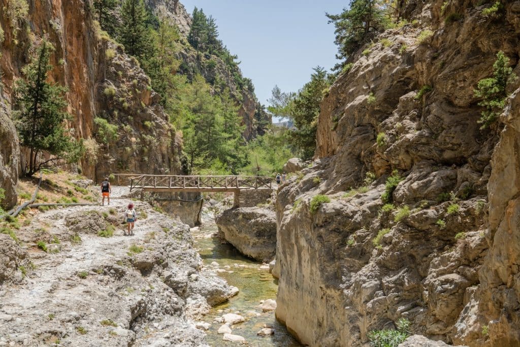 Vue de l'intérieur des Gorges de Samaria en Crète