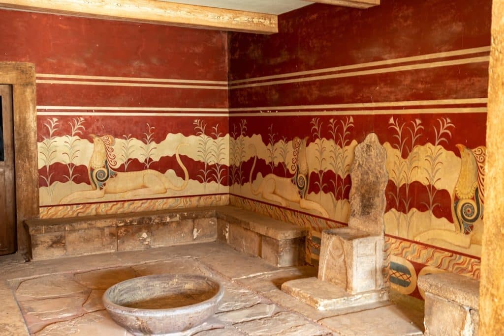 Salle du trône de Minos dans le palais de Knossos en Crète