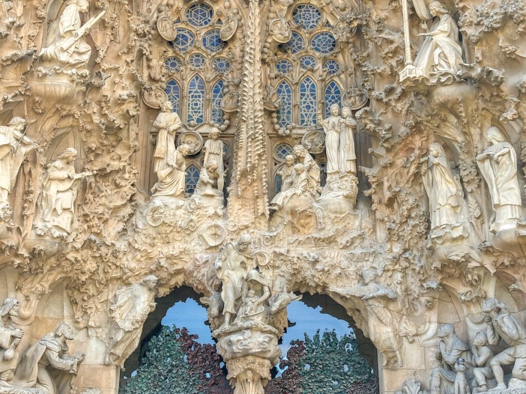 Façade de la nativité à la Sagrada Familia à Barcelone