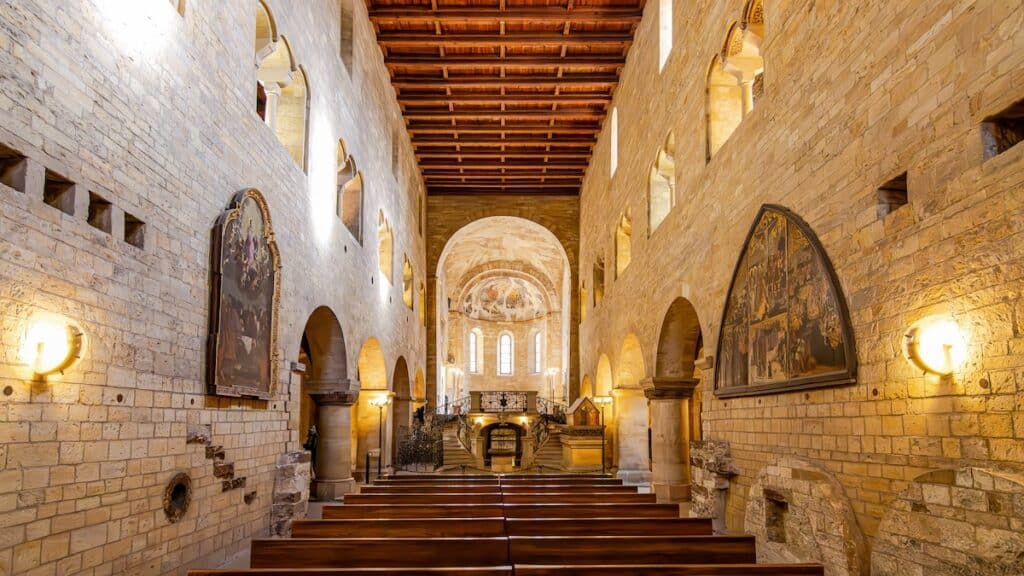 Intérieur de la Basilique Saint Georges à Prague