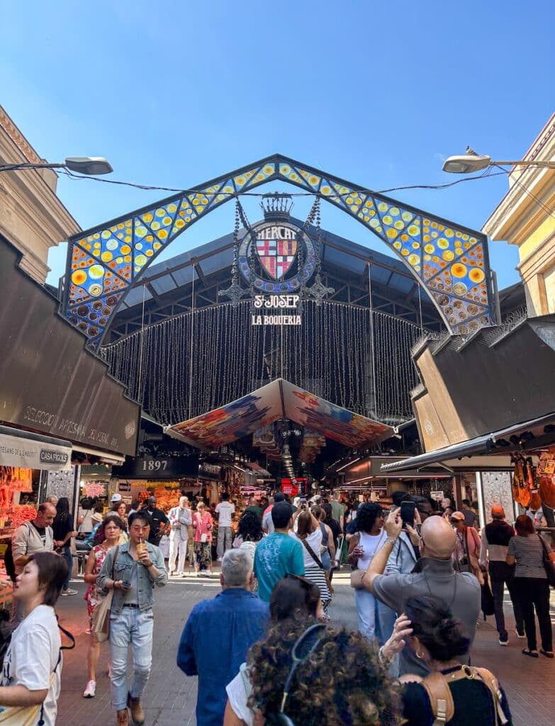 Entrée du marché de Boqueria à Barcelone