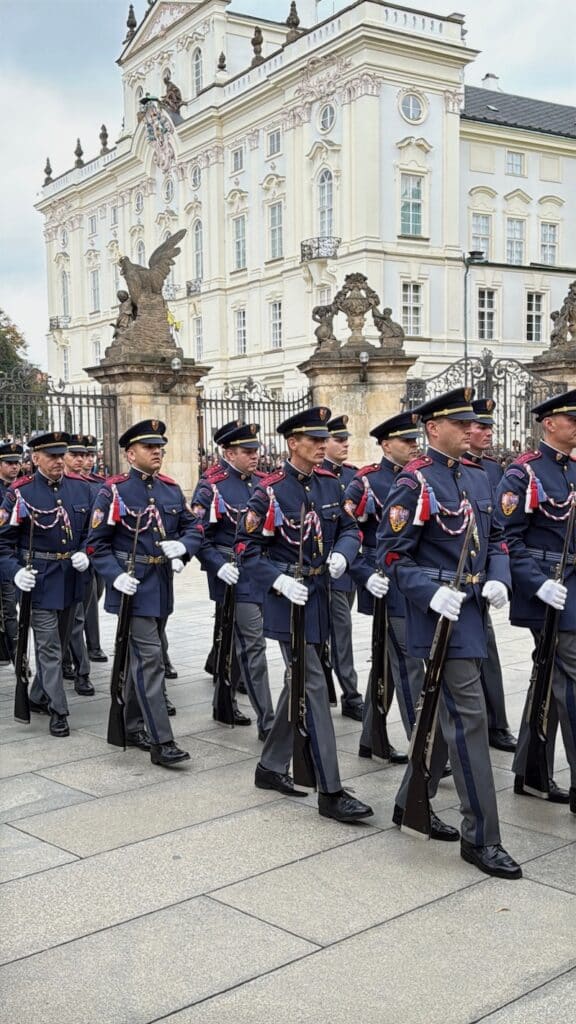 La relève de la garde au château de Prague