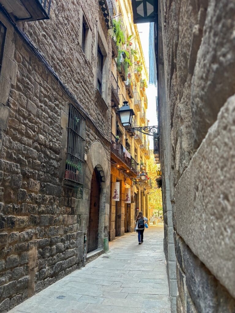 Ruelle du quartier gothique à Barcelone